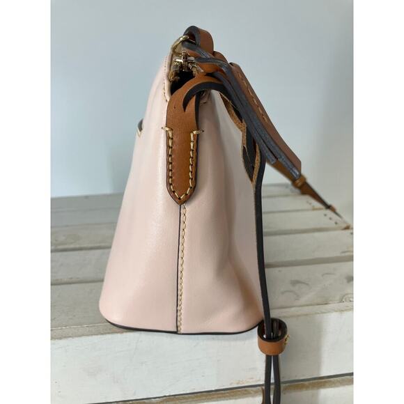 DOONEY & BOURKE LIGHT PINK SMOOTH LEATHER CROSSBODY BAG - Picture 3 of 16
